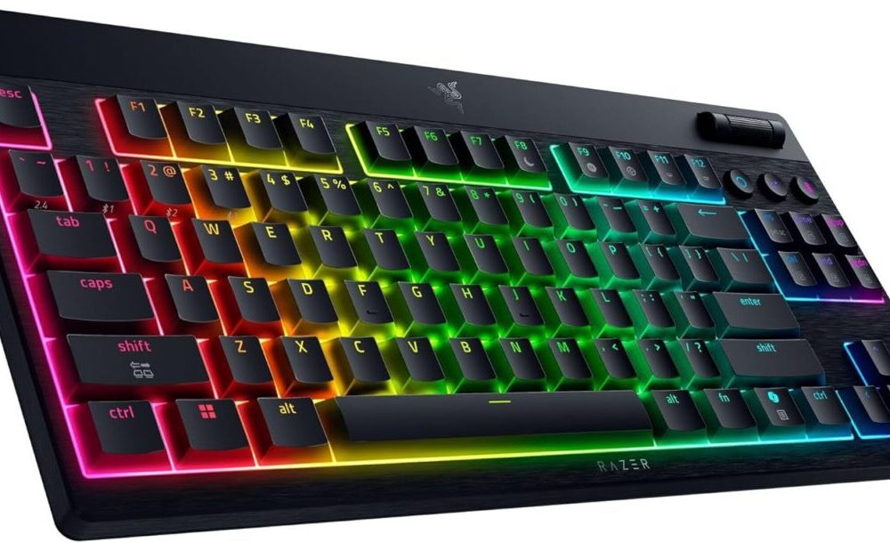 Alternative view of Razer BlackWidow V4 Low Profile Tenkeyless HyperSpeed - Wireless RGB Keyboard - Yellow Switch