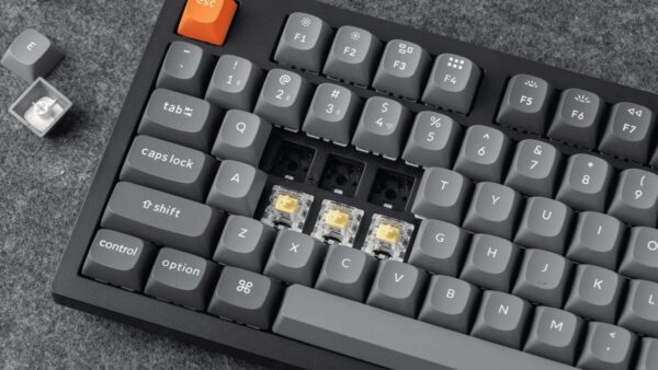 Alternative view of Keychron K8 Max (K8M-J4) QMK Wireless Mechanical Keyboard Banana Sw. Hot Swap RGB 80% US