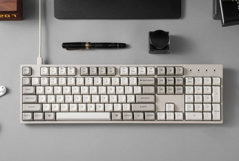 Alternative view of Keychron C2 Pro (C2PX-M1) QMK/VIA Mechanical Red Switch - 8K Polling Rate Hot Swap.100% US Retro RGB