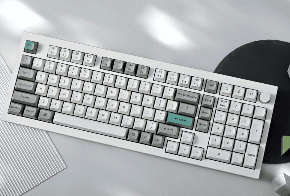 Alternative view of Keychron Q5 Max (Q5M-P1) QMK/VIA Wireless Custom Mechanical White Keyboard-Red Switch 96% US Layout