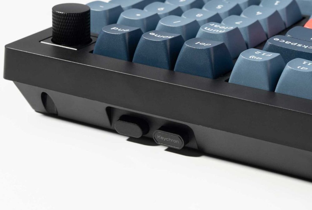 Alternative view of Keychron V5 Max QMK/VIA (V5M-D1) Wireless BT/2,4/Wired Custom Mechanical Keyboard Red Switch 96% US